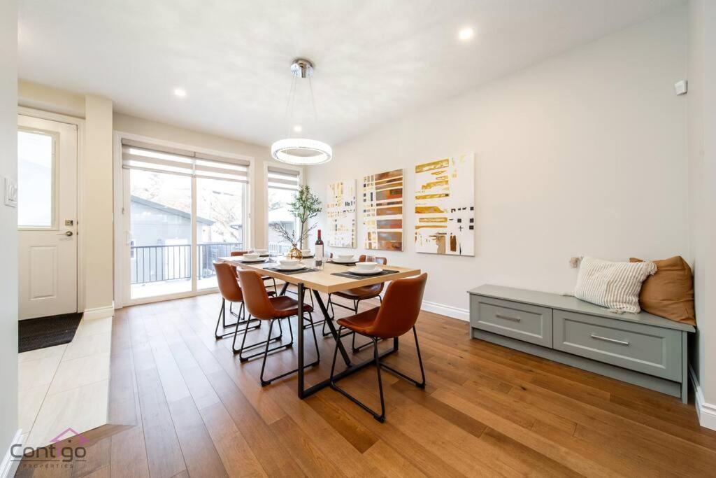 The Azure, Near Dt & University, Two King Beds! Holiday home Edmonton